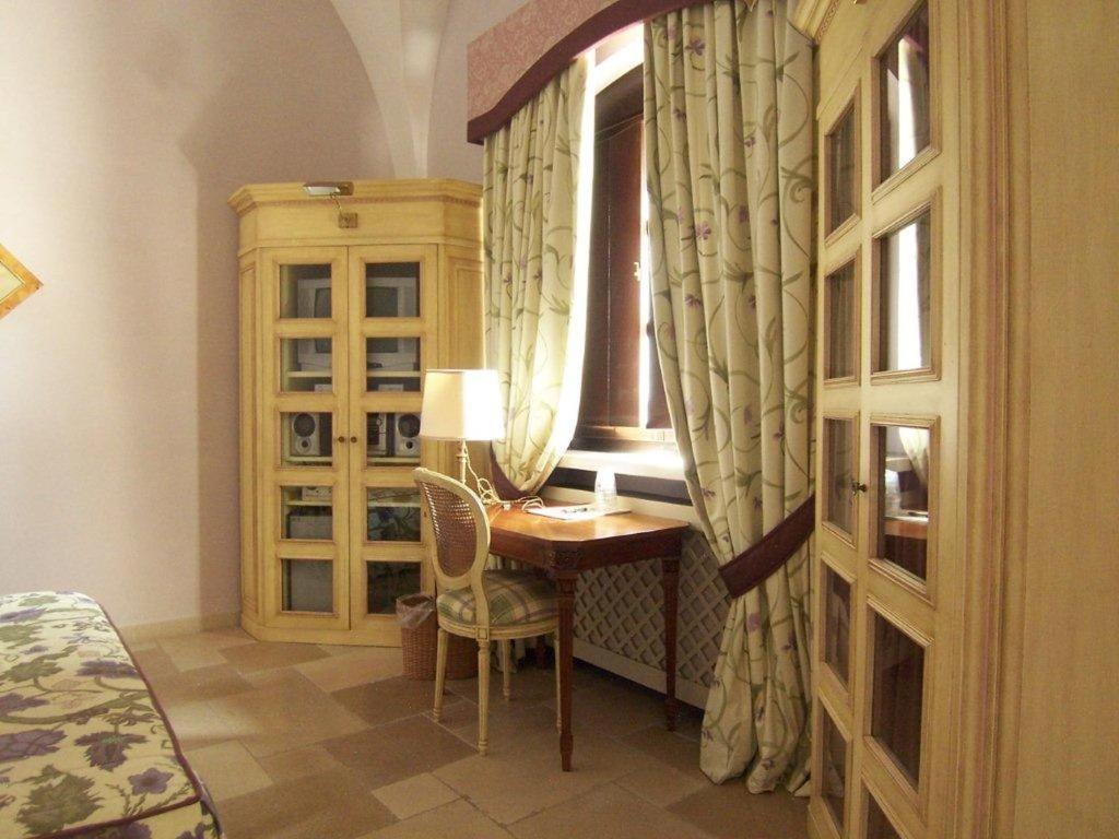 Hotel Saraceno Al Faro تارانتو الغرفة الصورة